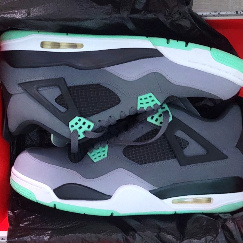Air JORDAN RETRO 4 SIZE 12 Gray and Green Men's Sneakers
